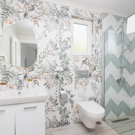 فيلة Blue Island داليان