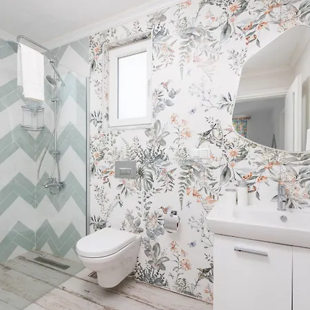 فيلة Blue Island