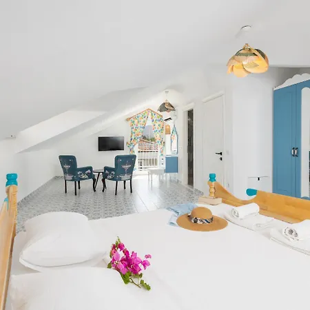 فيلة Blue Island داليان